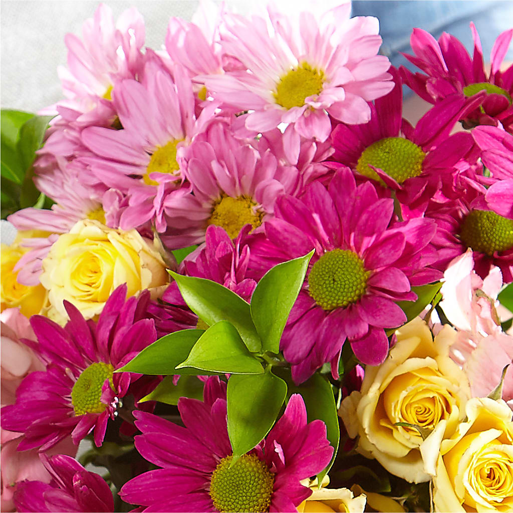 Florist Original Mixed Bouquet – GERLACHS GARDEN & FLORAL, Erie PA