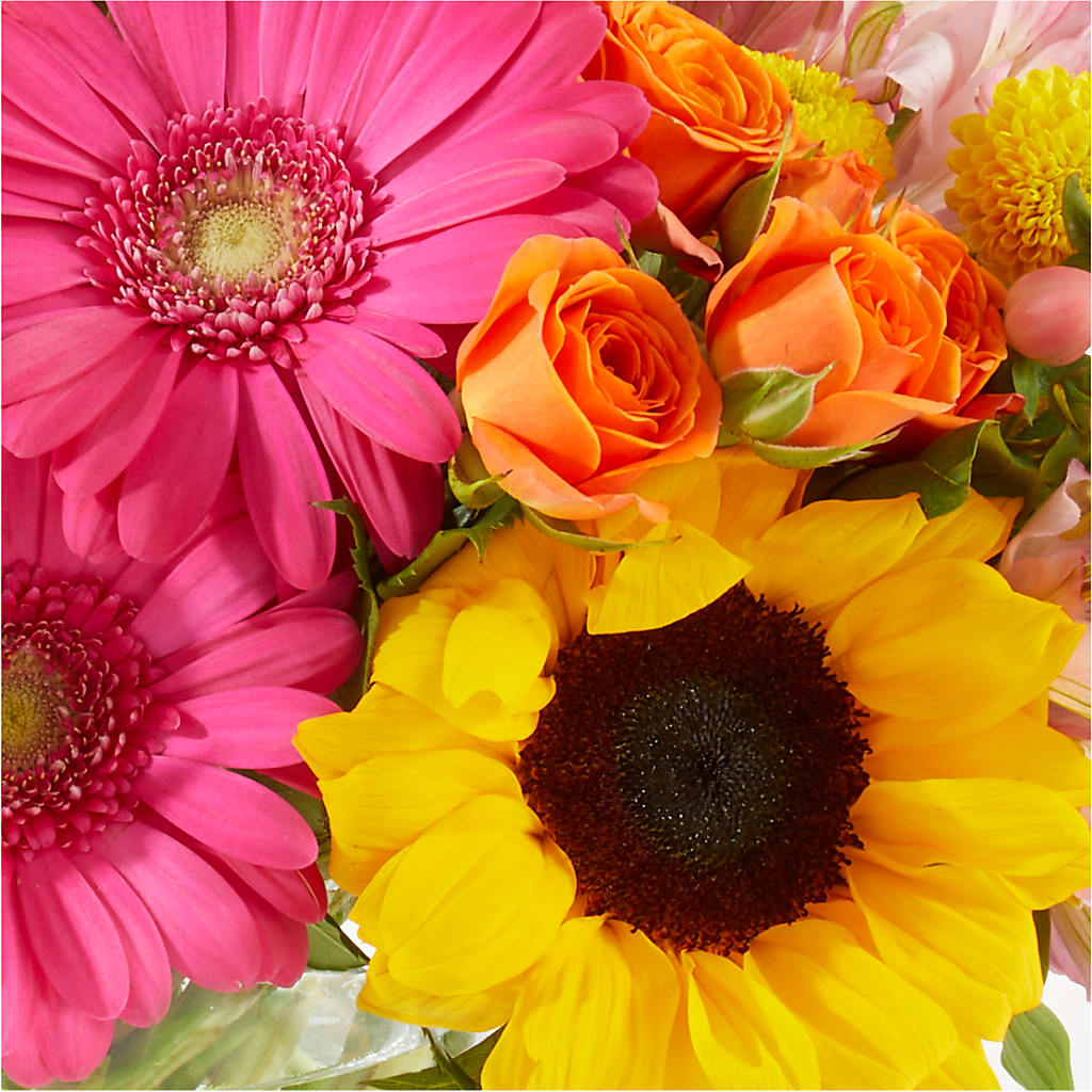 Florist Original Mixed Bouquet – GERLACHS GARDEN & FLORAL, Erie PA