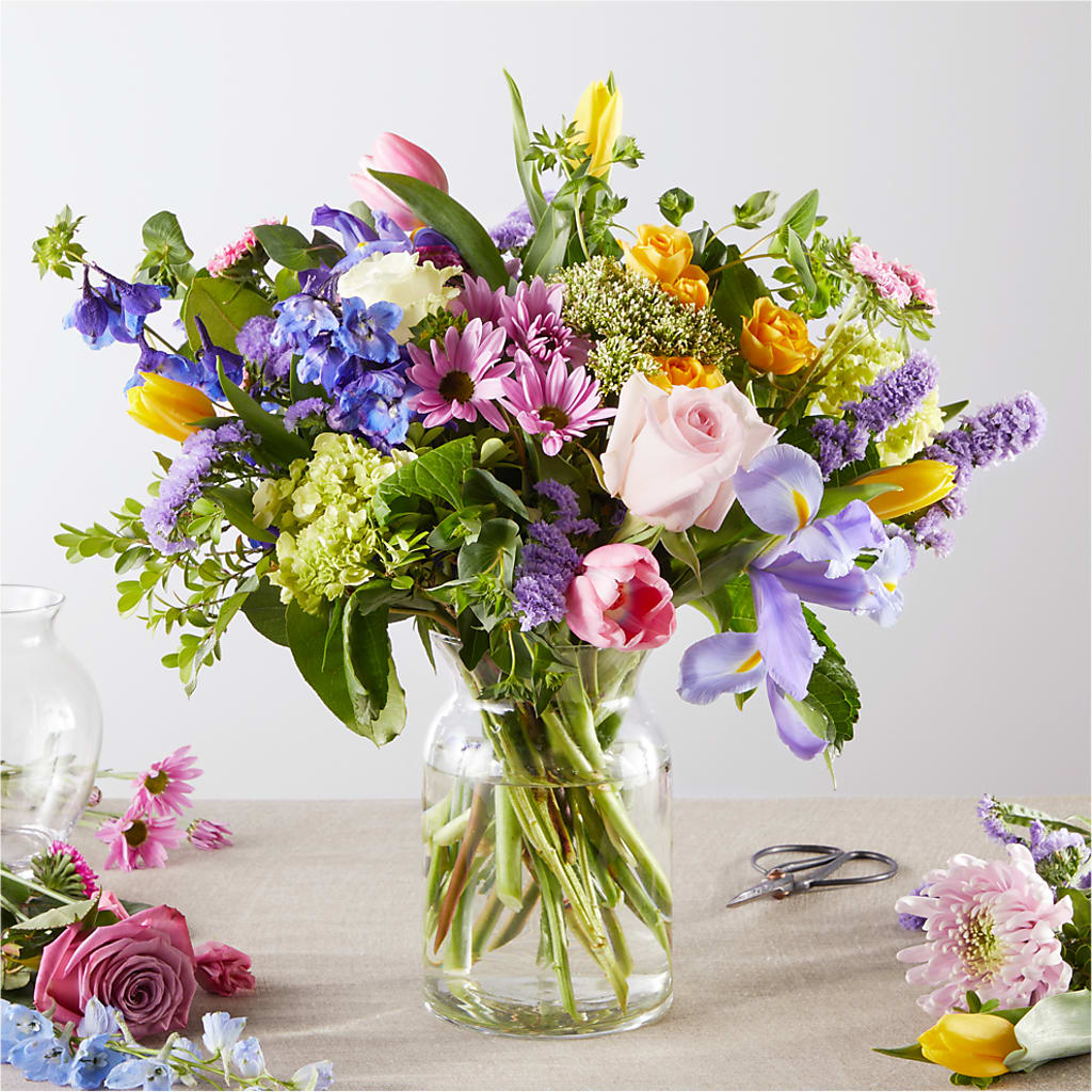 Pastel Tradition - A Florist Original – GERLACHS GARDEN & FLORAL, Erie PA