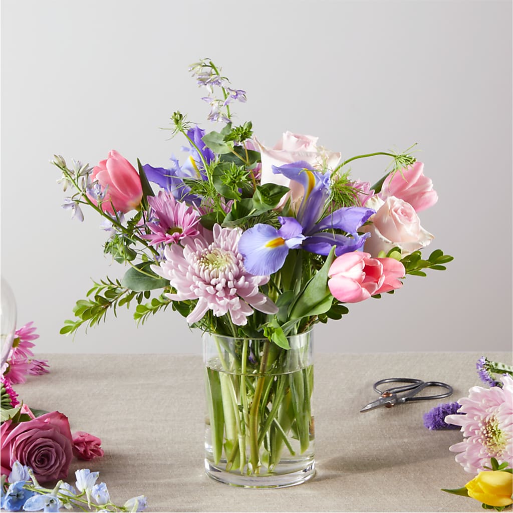 Pastel Tradition - A Florist Original – GERLACHS GARDEN & FLORAL, Erie PA