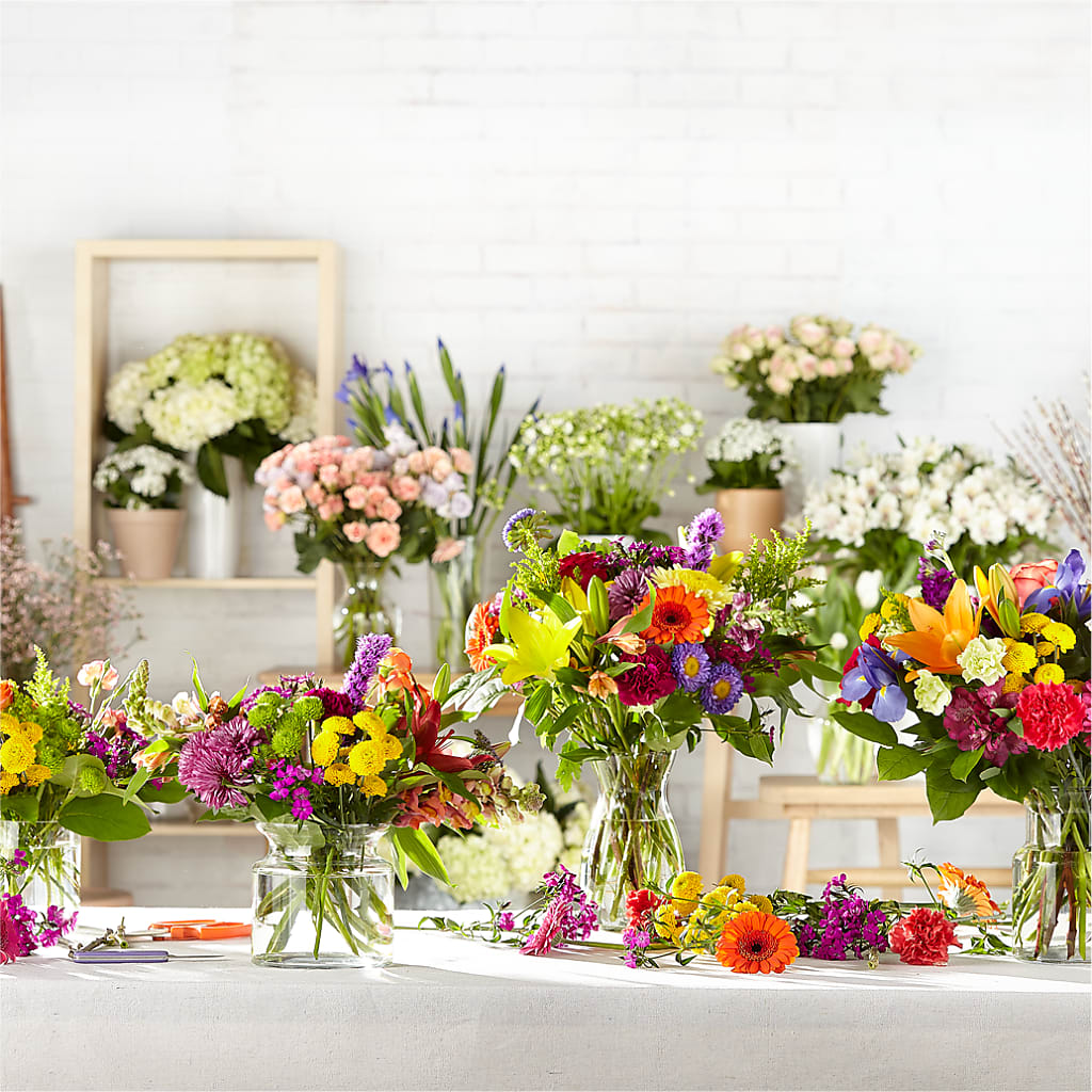Bold & Bright – A Florist Original – GERLACHS GARDEN & FLORAL, Erie PA