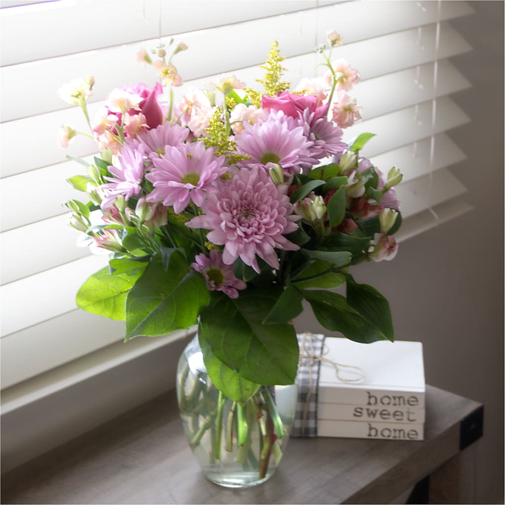 Pastel Tradition - A Florist Original – GERLACHS GARDEN & FLORAL, Erie PA