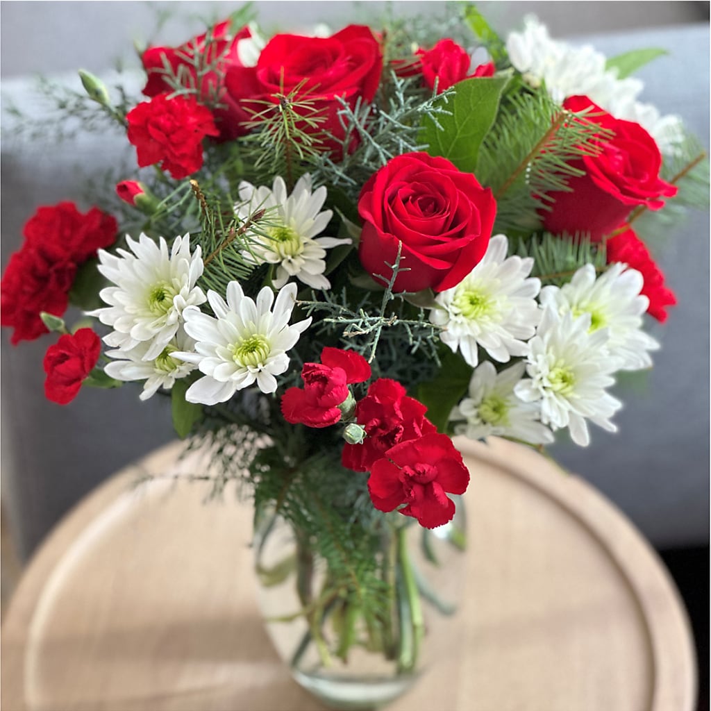 Seasonal Magic Bouquet – GERLACHS GARDEN & FLORAL, Erie PA
