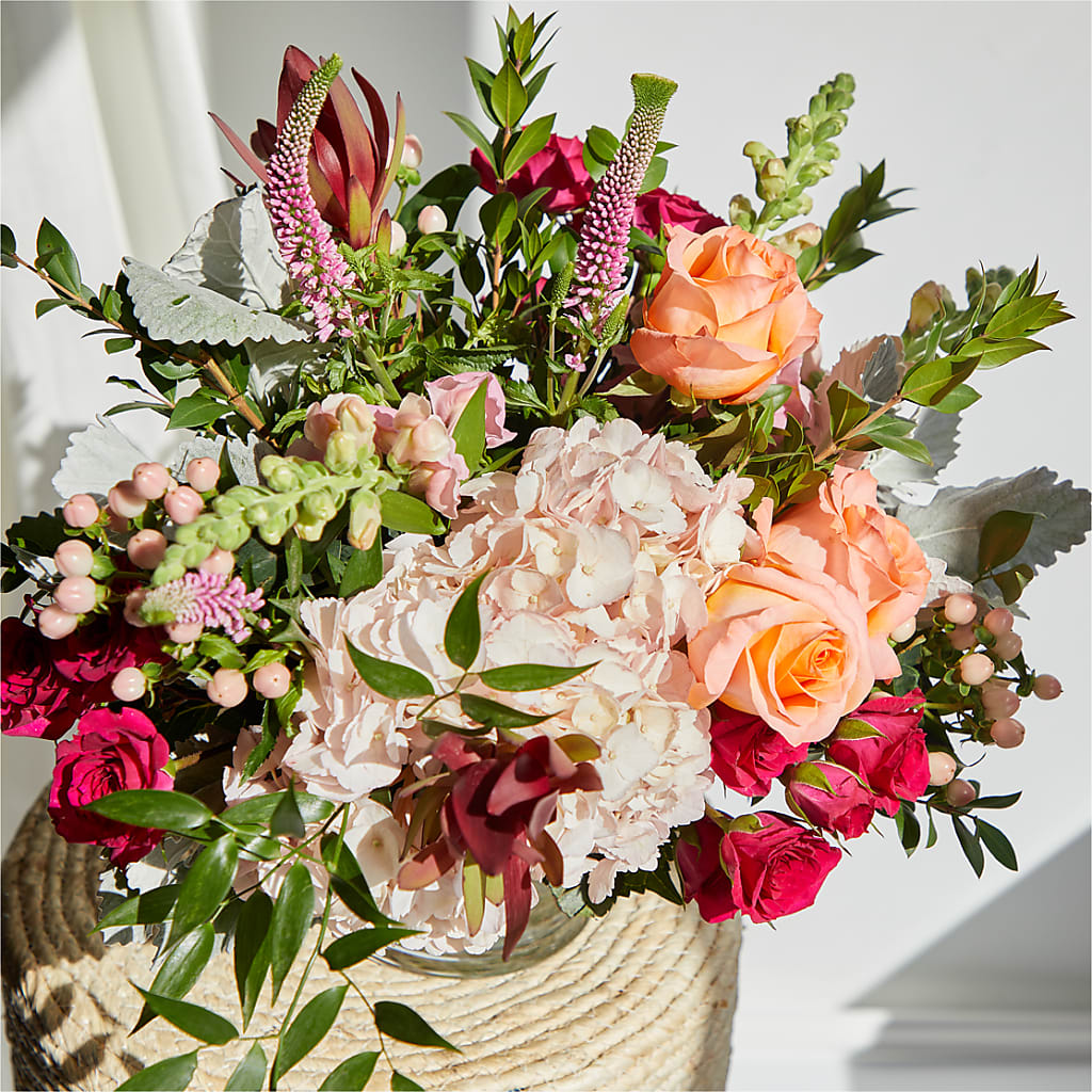 Glitz & Glam Bouquet – GERLACHS GARDEN & FLORAL, Erie PA
