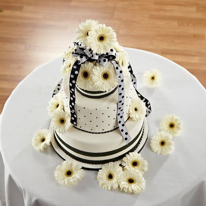 Simple Sophistication Cake Décor – GERLACHS GARDEN & FLORAL, Erie PA